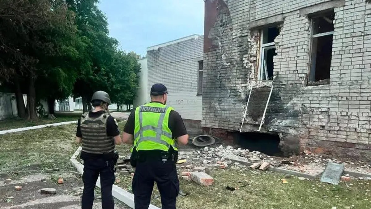 Росіяни масовано атакували Чернігів безпілотниками: пошкоджено школу і відомо про поранених людей