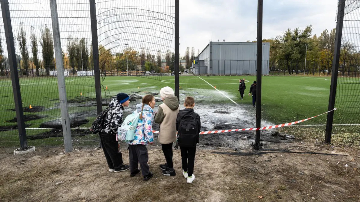 Під час ворожого обстрілу постраждала дитяча академія Металіста 1925: харківський клуб показав фото наслідків