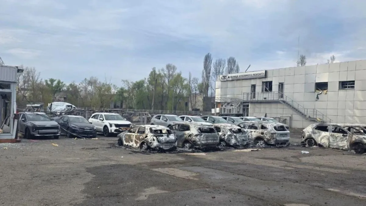 Автоцентр Mercedes в Києві повідомив про загибель 2 працівників та пошкодження будівлі: наслідки терору РФ