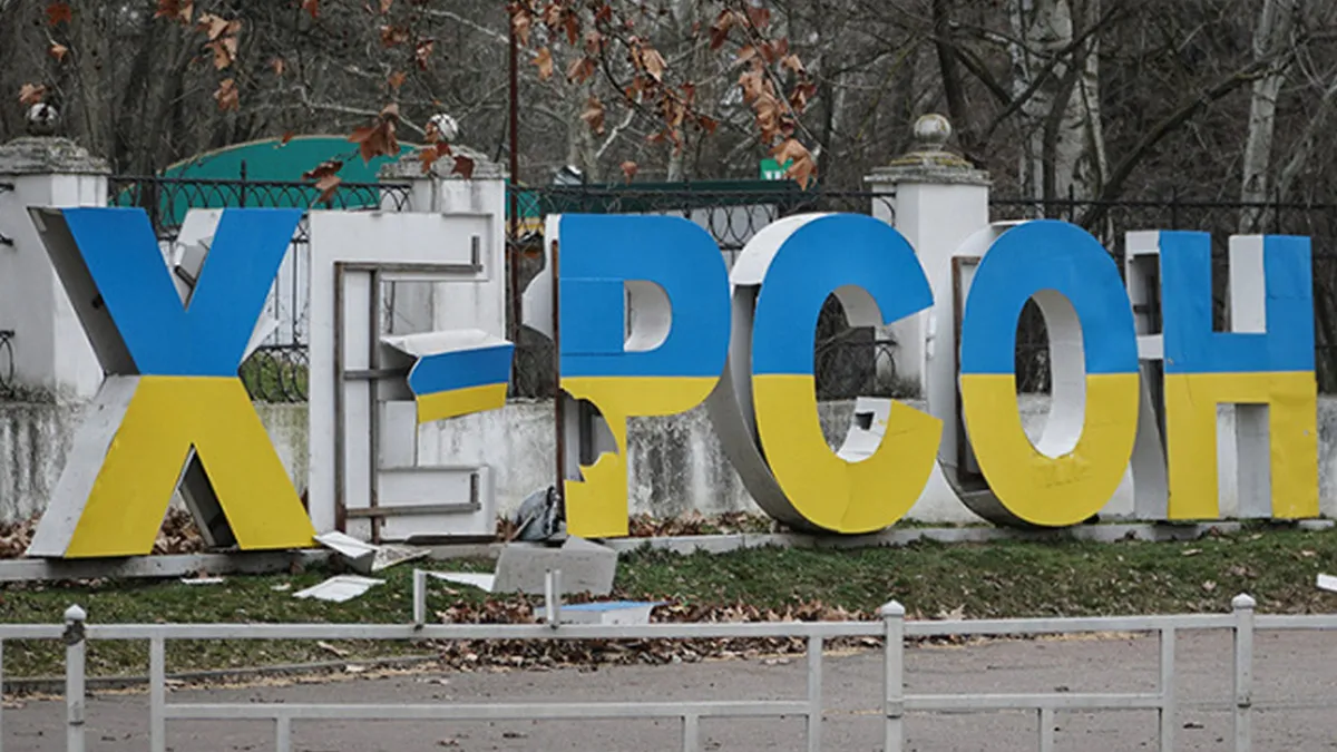 Путін знову націлився на Херсон: дрони атакують цивільних і блокують евакуацію