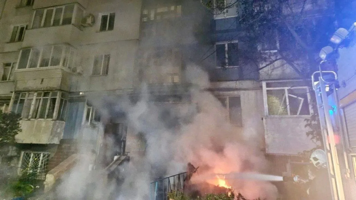 РФ вдарила дронами по Дніпру – двоє людей поранено, 8-річну дитину госпіталізовано: подробиці від ОВА