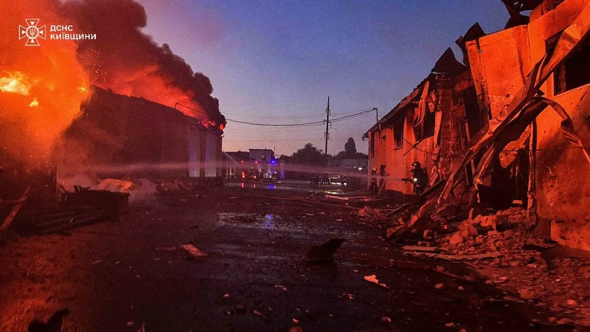 Поранено людей та пошкоджено будинки: рятувальники показали наслідки російського удару по Київщині