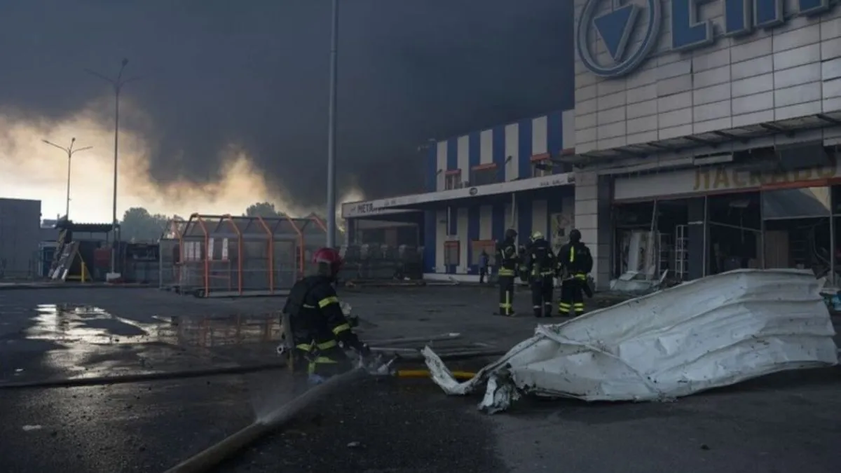 В Одесі палають два гіпермаркети «Епіцентр»: чи є постраждалі в наслідок обстрілу військами РФ