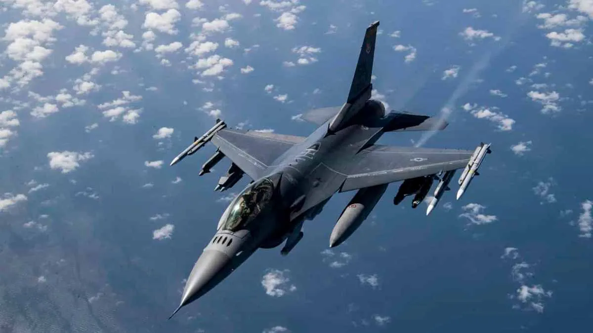 Повітряні сили України втратили F-16: пілот катапультувався після загадкової поломки