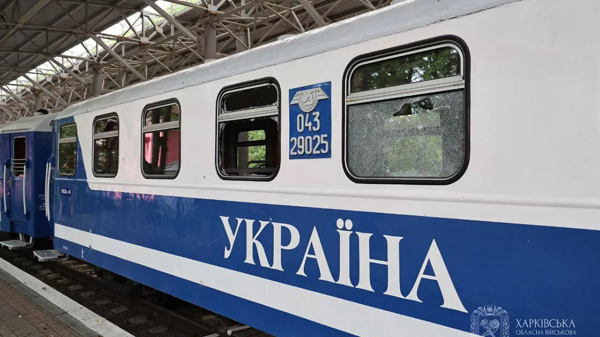 Росія вдарила авіабомбами по дитячій залізниці в центрі Харкова: відома кількість загиблих та поранених