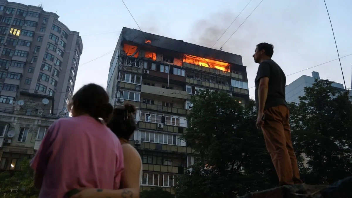 Росіяни обстріляли Київ у ніч на 10 липня: відомо про загиблих і знищену лікарню – фото та відео наслідків