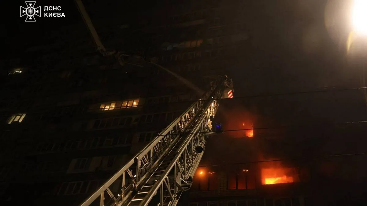 Росія масовано атакувала українську енергетику: частина Києва залишилась без світла, у місті є постраждалі