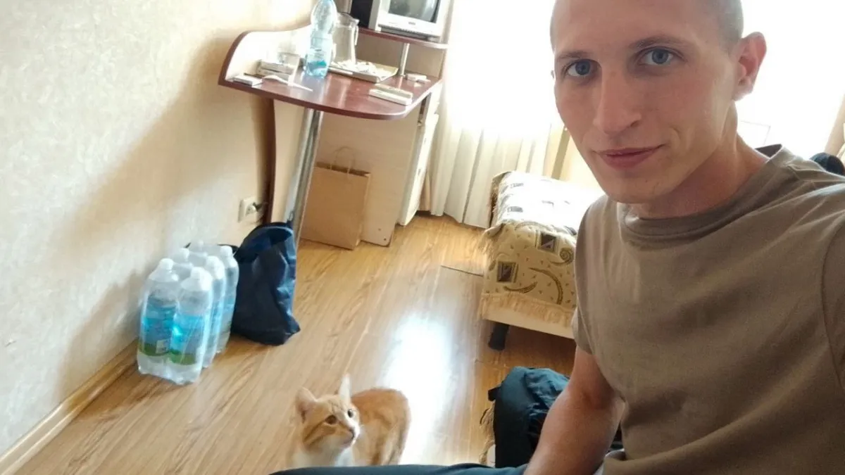«То був не перший хвостатий у бараку»: український військовий врятував кота з колонії у окупованій Макіївці