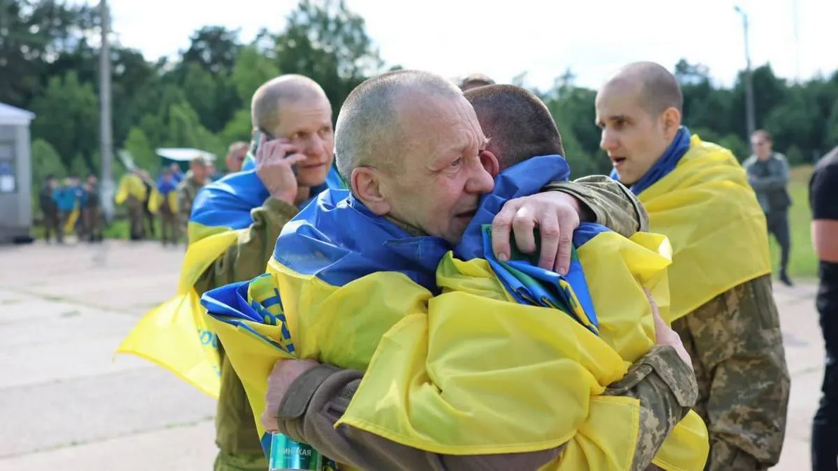 Україна та Росія обмінялися полоненими: стало відомо, хто повернувся додому після ворожого полону