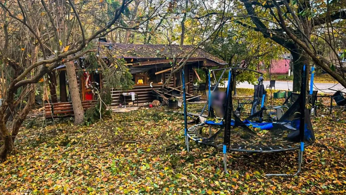 Росіяни позбавили життя 6 цивільних, з них 3 – діти: подробиці теракту в центральному парку на Харківщині