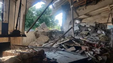 «Один помер у мене на руках»: у кінноспортивній школі розкрили моторошні деталі атаки РФ по стайні в Сумах