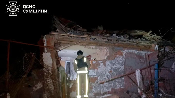 Загибла дівчина та постраждала дитина: трагічні наслідки ворожих ударів по Харкову та Сумах