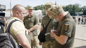 Замість слів та посвідчення: працівників ТЦК хочуть зобов'язати мати окрему форму – що відомо про петицію