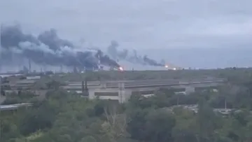 Генштаб ЗСУ підтвердив ураження ще однієї НПЗ на Росії: яка нафтобаза палала цього разу – відео