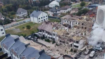 У столиці повідомляють про загиблих, на Київщині та в Запоріжжі багато поранених: РФ масовано атакує Україну