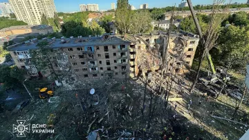 Прокинувся під плитою: киянин розповів, як самостійно вибрався із обстріляного росіянами будинку - відео