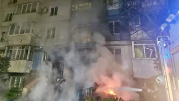 РФ вдарила дронами по Дніпру – двоє людей поранено, 8-річну дитину госпіталізовано: подробиці від ОВА