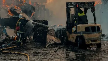 З полиць українських магазинів може зникнути дешевий туалетний папір: росіяни атакували виробника «Обухівської»