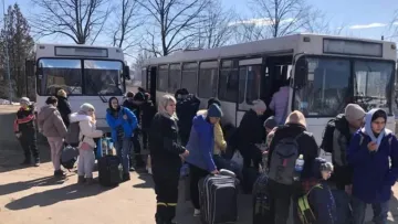Масова евакуація з Дніпропетровщини: людей терміново вивозять з 40 населених пунктів – перелік