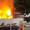 Вибухи біля аеропорту Сочі: дрони атакували нафтобазу в Адлері – відео масштабної пожежі
