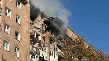 Росіяни вгатили по багатоповерхових житлових будинках у Харкові: мінімум 15 людей постраждало, зокрема й діти
