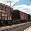 Росія вдарила по цивільному поїзду на Донеччині: поранено машиніста 