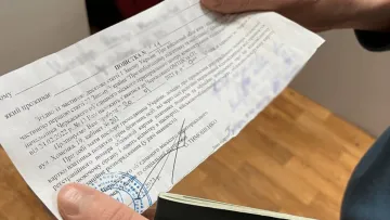 Повістка у консульстві: адвокатка пояснила, чи можуть їх вручати українцям у закордонних дипустановах