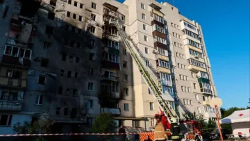 Війська РФ влучили в багатоповерхівку у Чернігові: чи є жертви – оперативна інформація з місця події від ОВА