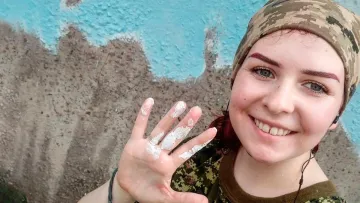 «‎Я готова до зими!»: «‎Пташка» з Азовсталі повертається до служби у війську