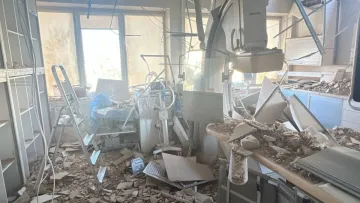 Російський дрон влетів прямо в операційну Інституту Стражеска у Києві: чи вдалося уникнути жертв – подробиці