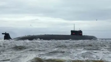 Ядерні підводні човни ворога опинились під ударом безпілотників: на російській базі пролунали вибухи