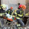 Понад 20 загиблих: триває розбір завалів після удару РФ по Києву, у місті заборонили розважальні заходи 