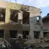 Війська РФ вдарила КАБом по школі у Сумах: відомо, чи є жертви серед дітей і викладачів