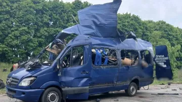 Ворожий удар дроном по мікроавтобусу на Сумщині призвів до жахливої трагедії: відома кількість загиблих