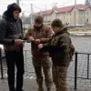 «Не можуть себе контролювати»: військова омбудсмена заявила, що прийшов час забрати ТЦК з вулиць