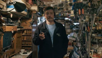 Росіяни вбили декоратора «Шоу довгоносиків»: Вадим Тупчій загинув у власній квартирі після прильоту шахеда