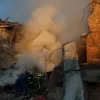 Масована атака РФ: у Києві є влучання в багатоповерхівку, на Вінниччині по залізниці та поїздах Інтерсіті+