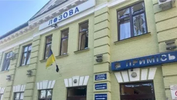 Війська РФ вдарили по залізничному вокзалу на Харківщині: щонайменше є двоє загиблих й троє поранених