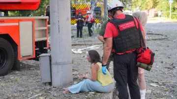 Дві людини загинуло, декілька поранено: подробиці наслідків терору РФ в Запоріжжі – фото