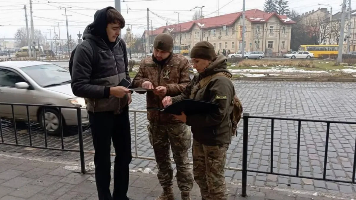 «Не можуть себе контролювати»: військова омбудсмена заявила, що прийшов час забрати ТЦК з вулиць