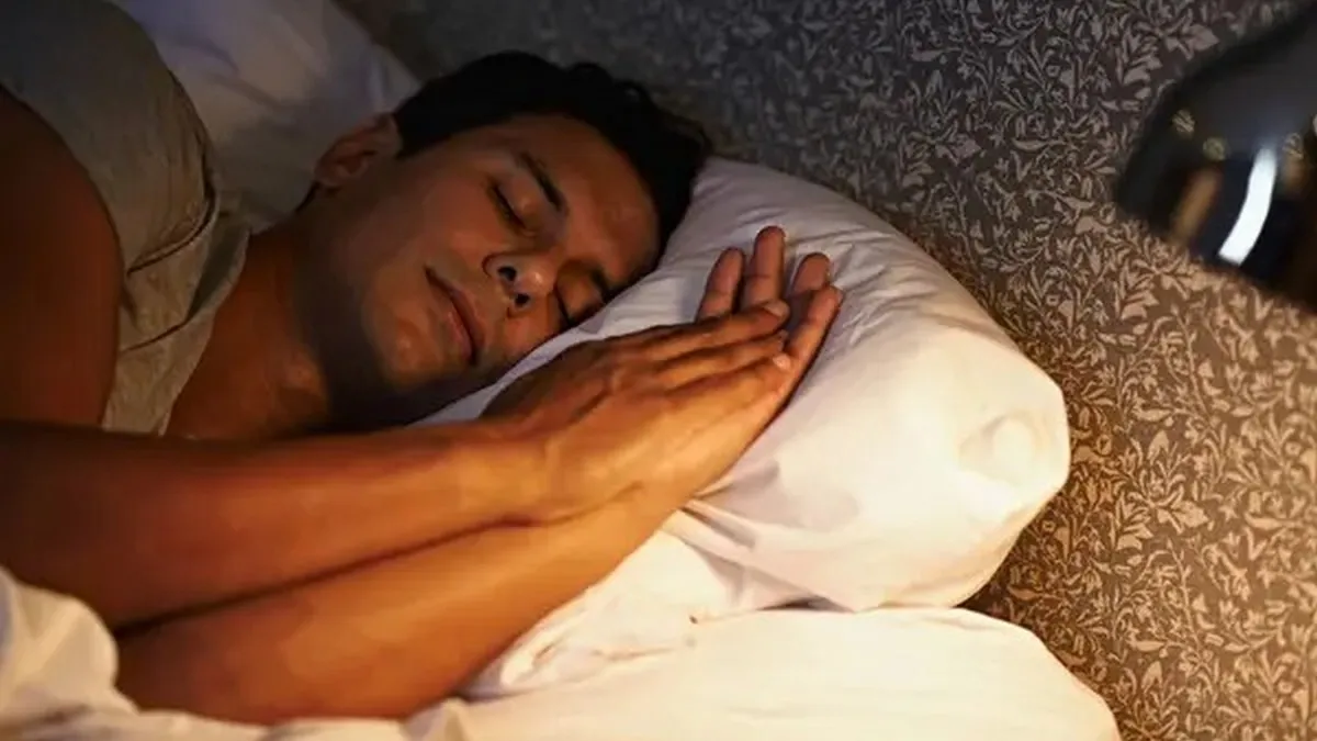 Експерти назвали просту звичку, яка допоможе налагодити ваш нічний режим: що саме треба робити