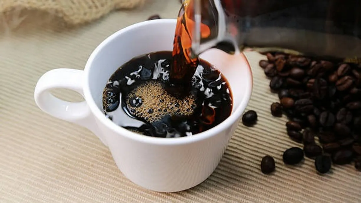 Кава допомагає протверезіти? Експерти розвіяли популярні міфи про улюблений напій мільйонів