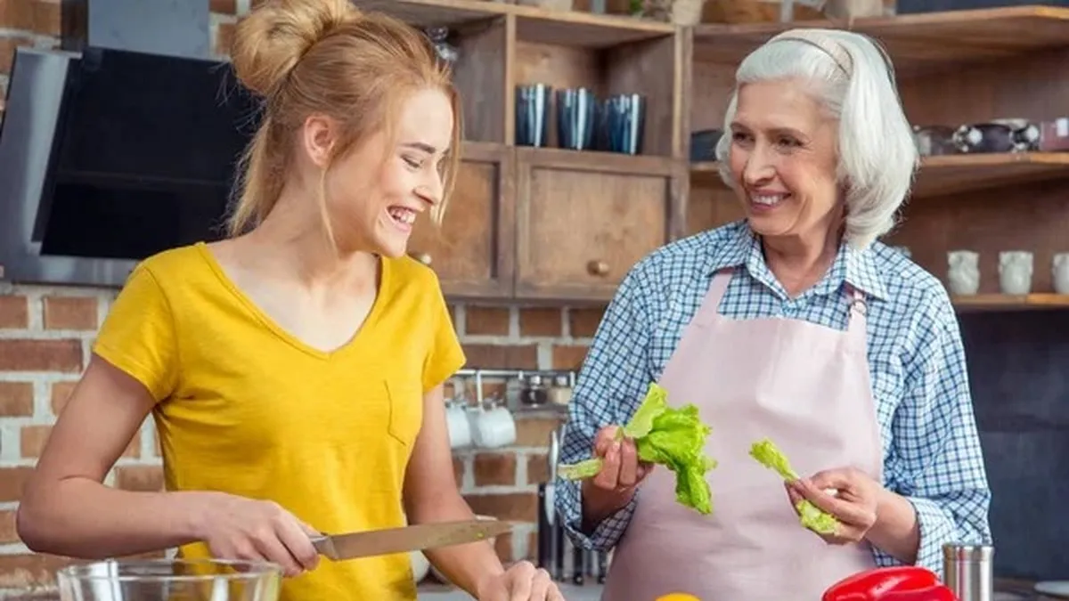 Українцям, які хочуть дожити до 100 років до уваги: експерти назвали топ-8 продуктів для довголіття