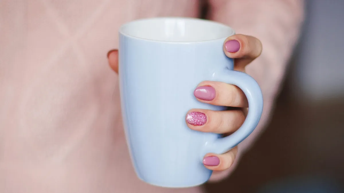 Чай має протипоказання: кому варто обмежити вживання цього напою