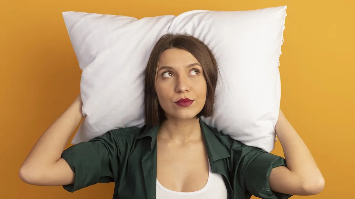 Китайські вчені виявили користь сну без подушки для пацієнтів із глаукомою: важливі висновки