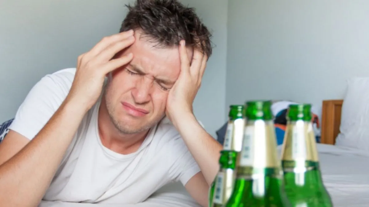 «Може зменшити похмілля»: лікарка-реаніматолог розповіла, що варто з'їсти перед алкогольним застіллям