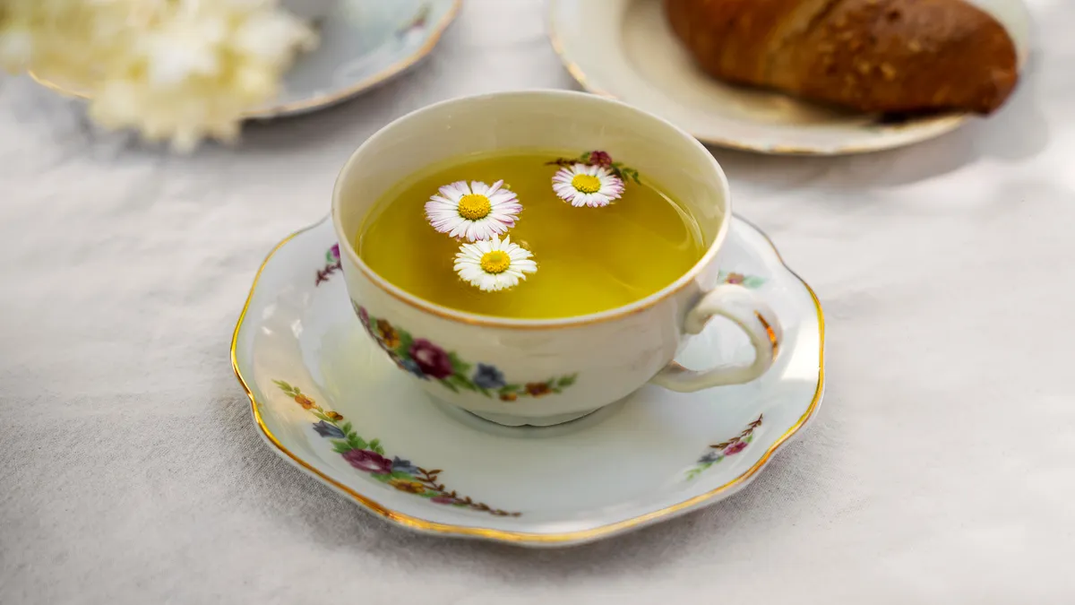 Не тільки ромашковий чай: дієтологиня назвала топ-5 напоїв, які допоможуть позбутися стресу