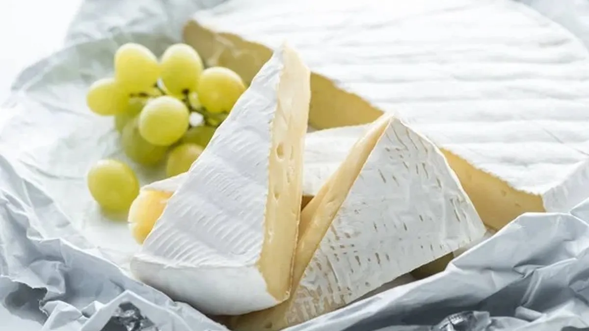 Збільшує ризик серцево-судинних хвороб: дієтологи назвали найнебезпечніший сир