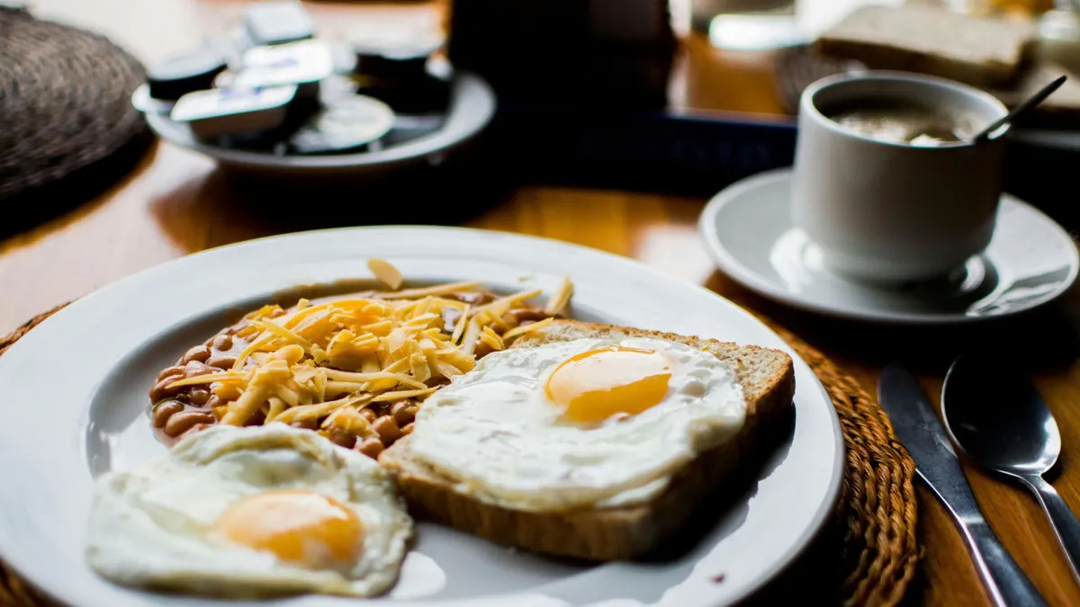 Американські лікарі з'ясували, що не можна їсти натщесерце: топ-5 продуктів, якими не варто снідати