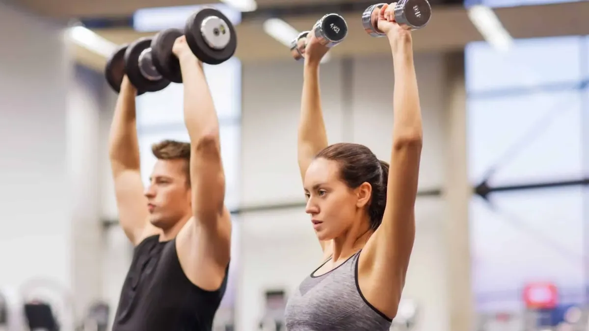 Міф про «набір маси»: як силові вправи насправді впливають на жіноче тіло